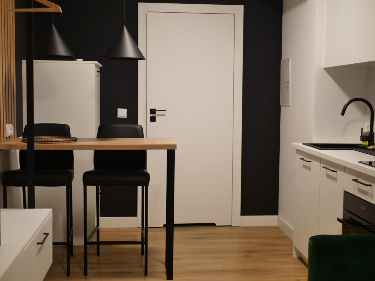 Przytulna Kawalerka 77 Appartement Wrocław Buitenkant foto